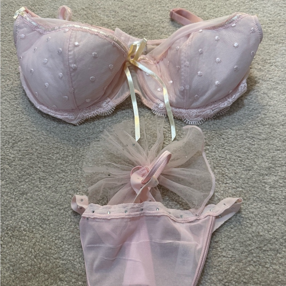 delicates Pale Pink Lace Push-Up Bra and Sheer Thong Set